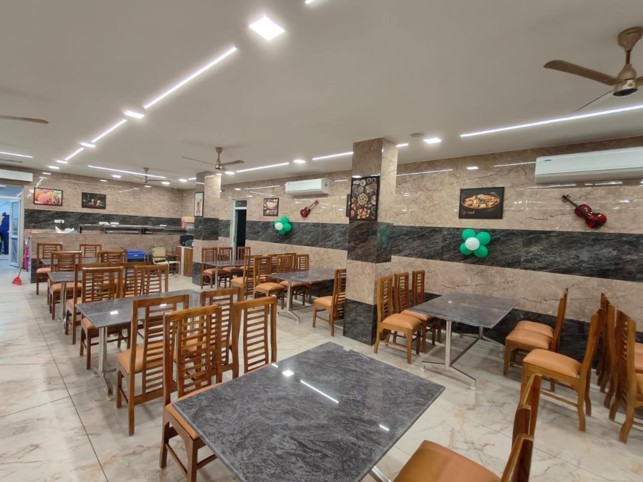 Grand Sangeetham Inn Тиручендур Экстерьер фото